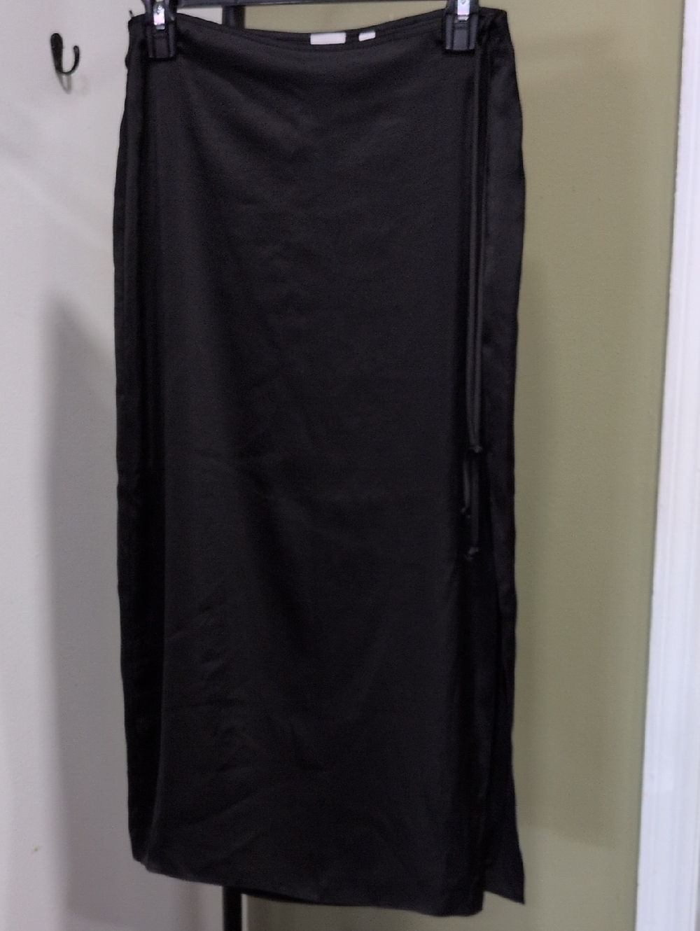 WILFRED Black Satin Midi Tie String Skirt (6)